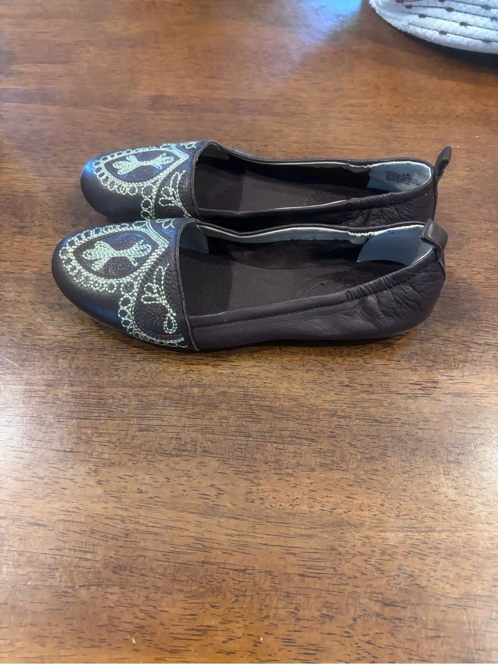 Latigo women flats
